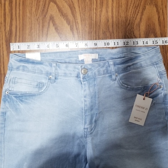 FOREVER 21 Mid Rise Light Denim Skinny Jeans - Picture 8 of 8